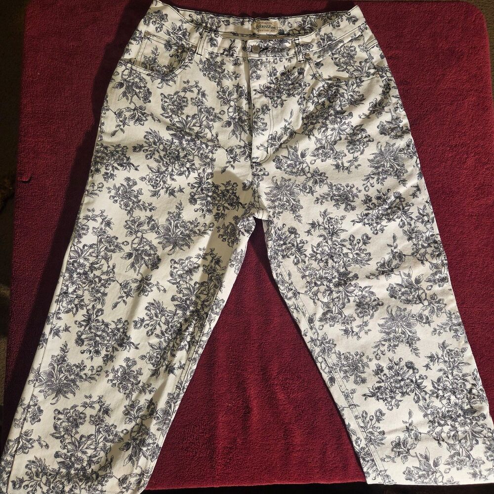 White w/ black floral, sketch print jeans St. John's Bay Size 16 100% cotton